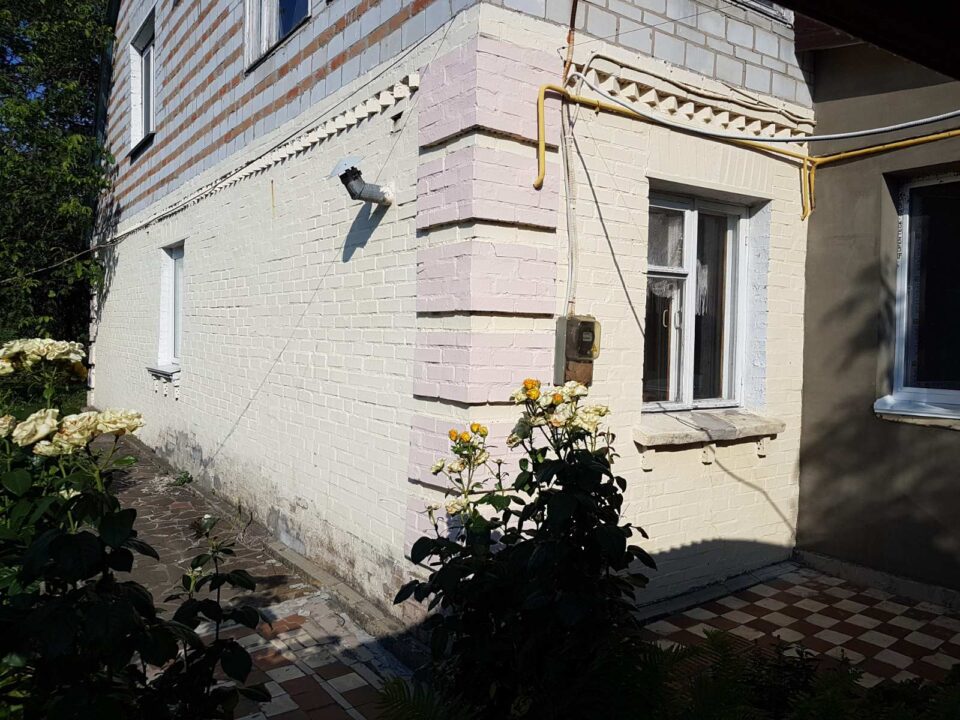 Утеплення повітряного прошарку стін будинку легким заливальним пінополіуретаном